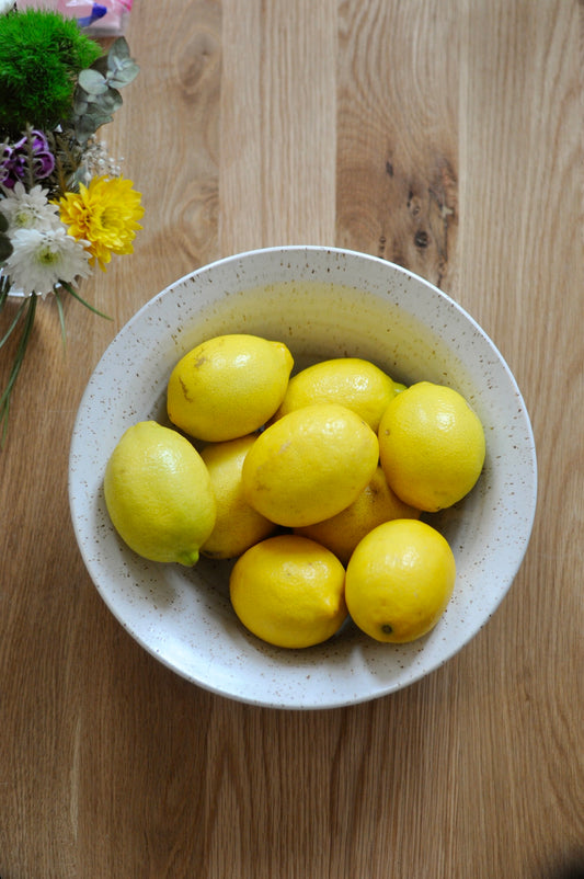 קערת הגשה לבנה ענקית