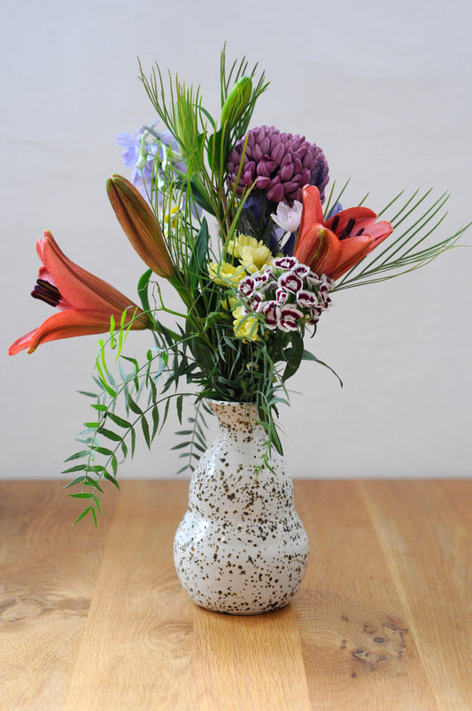 ואזה עם בזלת טחונה