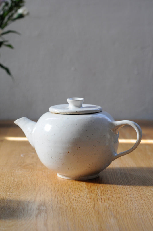 קנקן תה מקרמיקה בעבודת יד