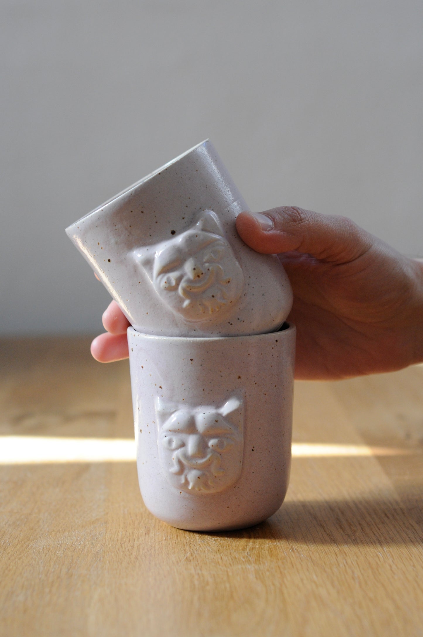 כוס עם בלט חתול