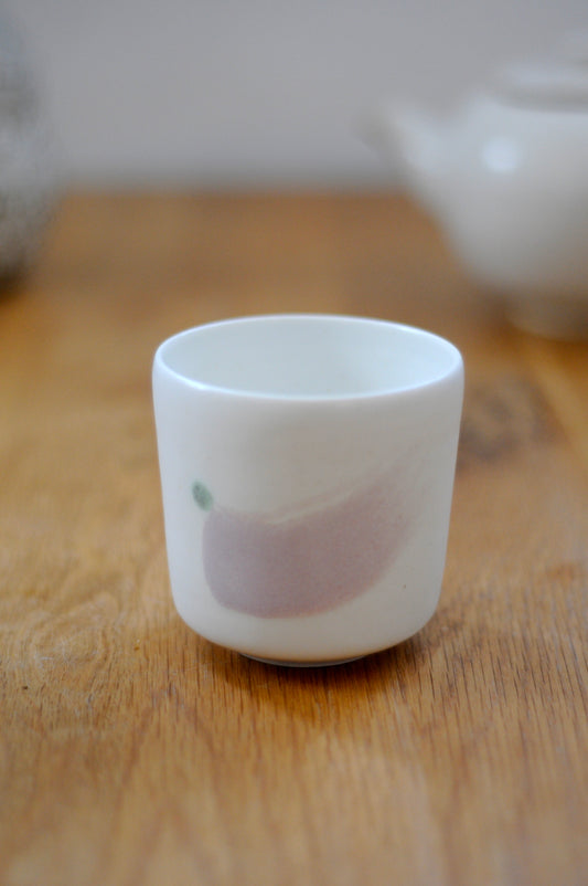 כוסות פורצלן עם משיכת גלזורה