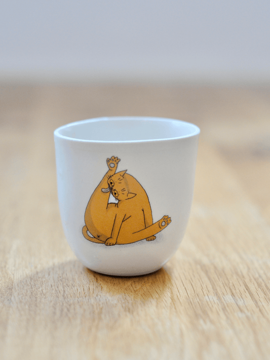 כוס עם דקאל חתול מתלקק