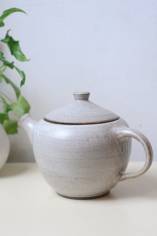 Ocha grey tea pot お茶