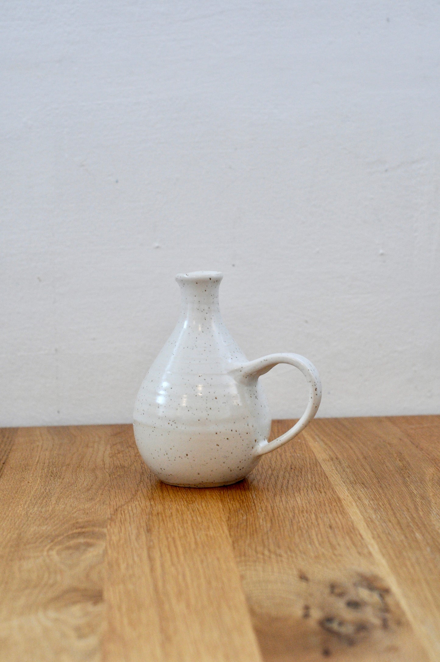 קנקן לשמן זית מקרמיקה בעבודת יד