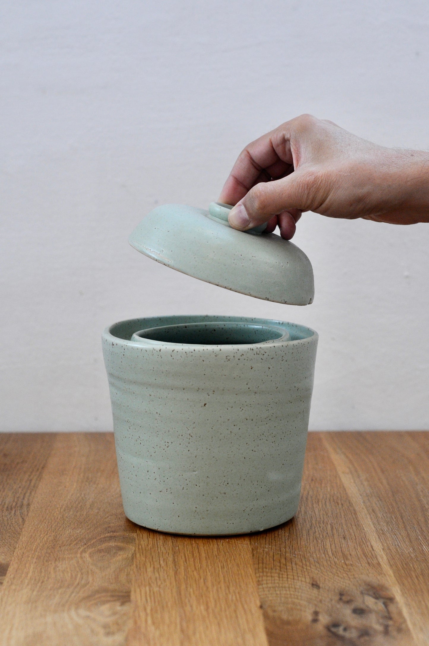 קדירת התססה , כבישה או החמצה בצבע מנטה