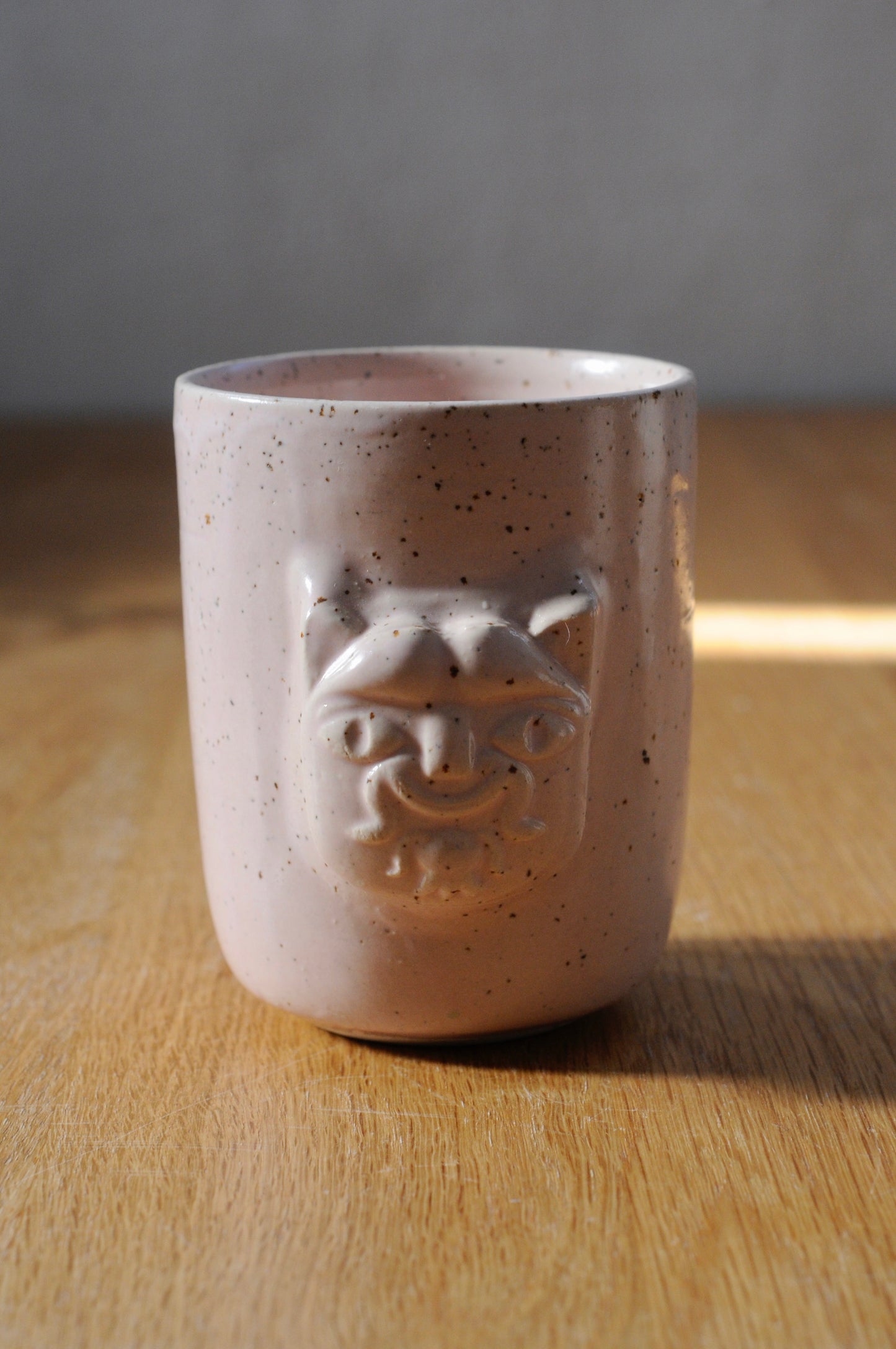 כוס עם בלט חתול