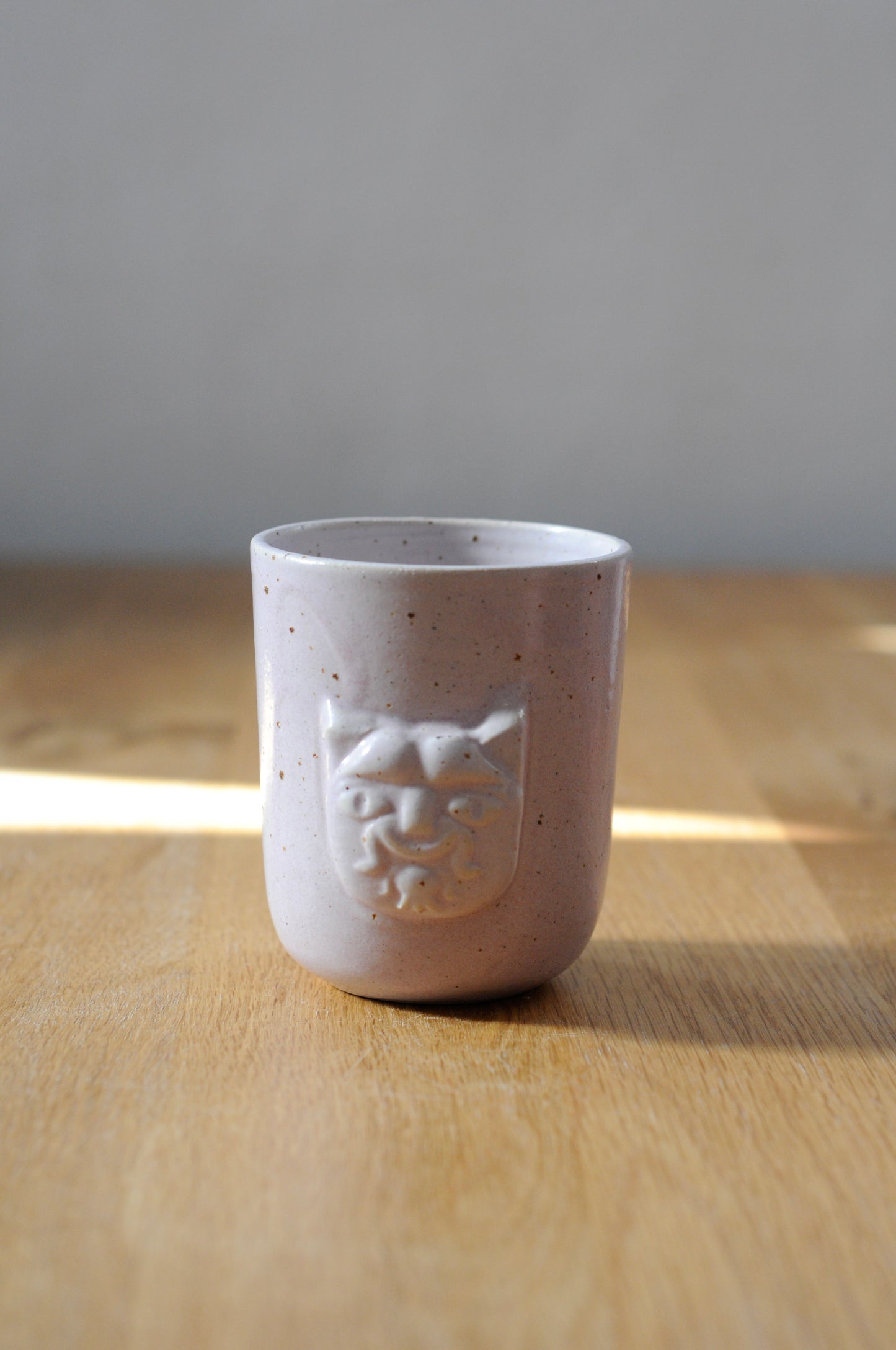 כוס עם בלט חתול