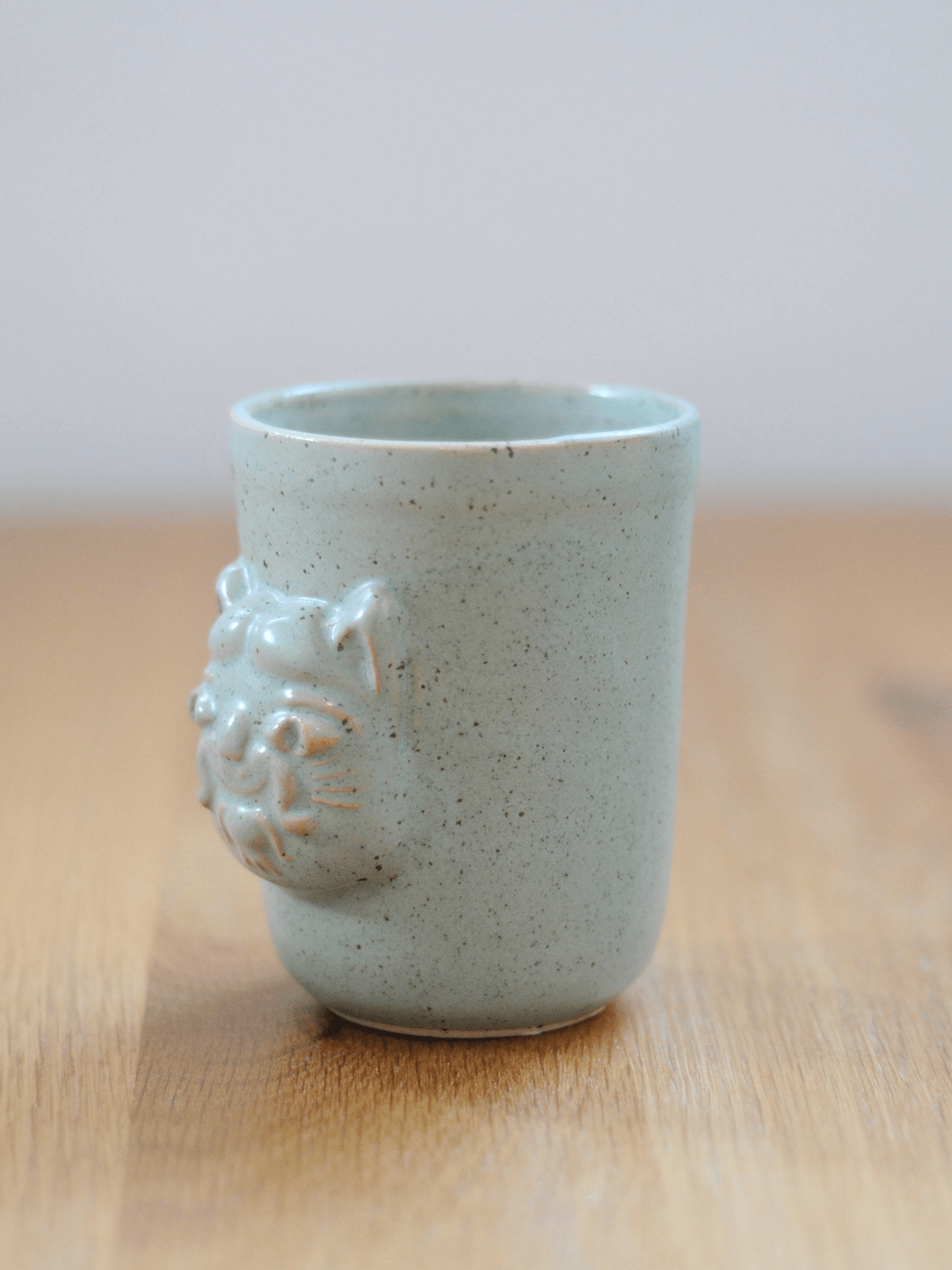 כוס עם בלט חתול