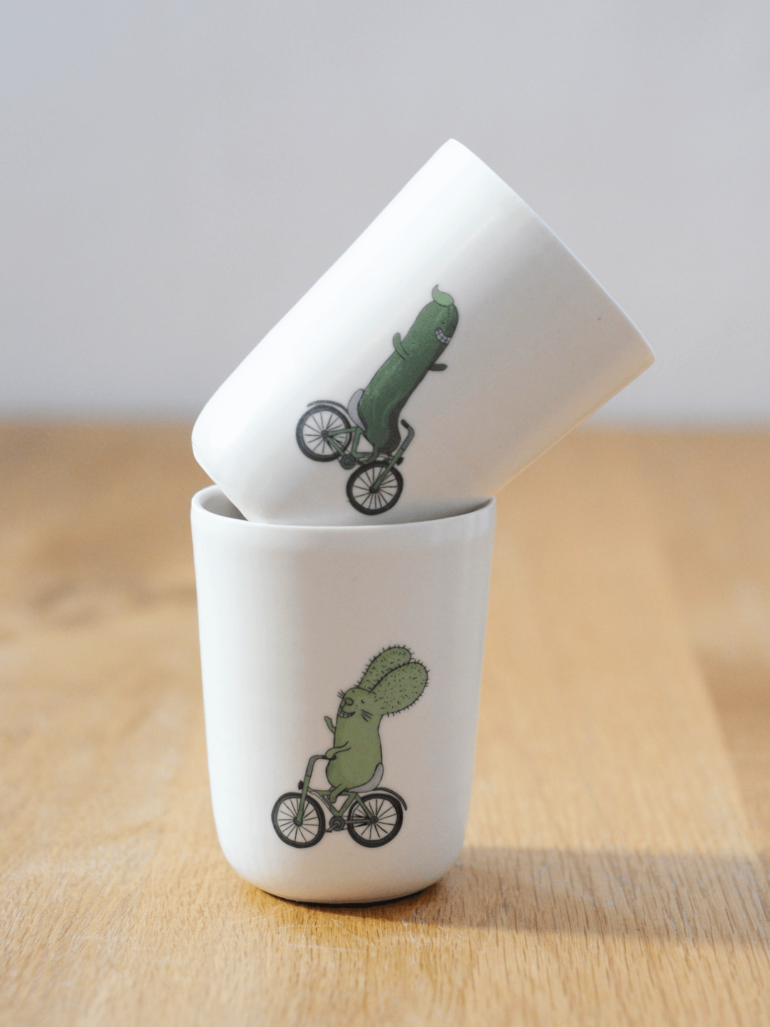 כוס עם דקאל רבטוס וקאמבר על אופניים - גדול